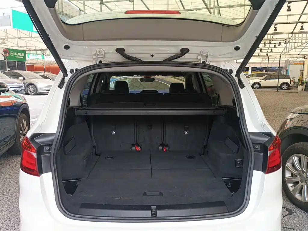 BMW 2 Series Gran Tourer 2019 220i Leading фото 15