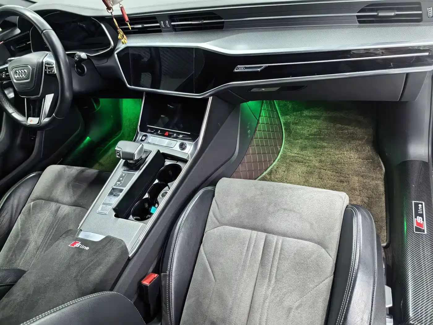 Audi A6L 2021 40 TFSI Luxury Sport фото 9