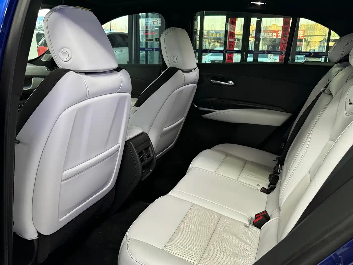 CADILLAC XT4