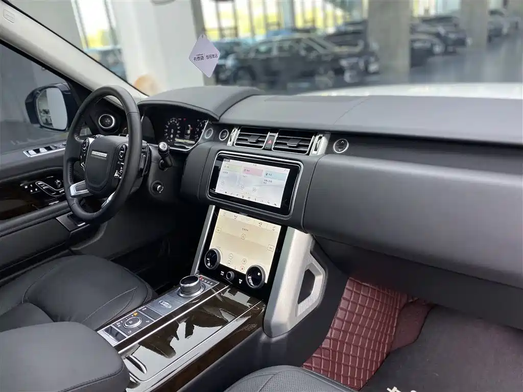 Land Rover Range Rover 2022 3.0 L6 400PS Heritage Extended Classic Edition фото 9