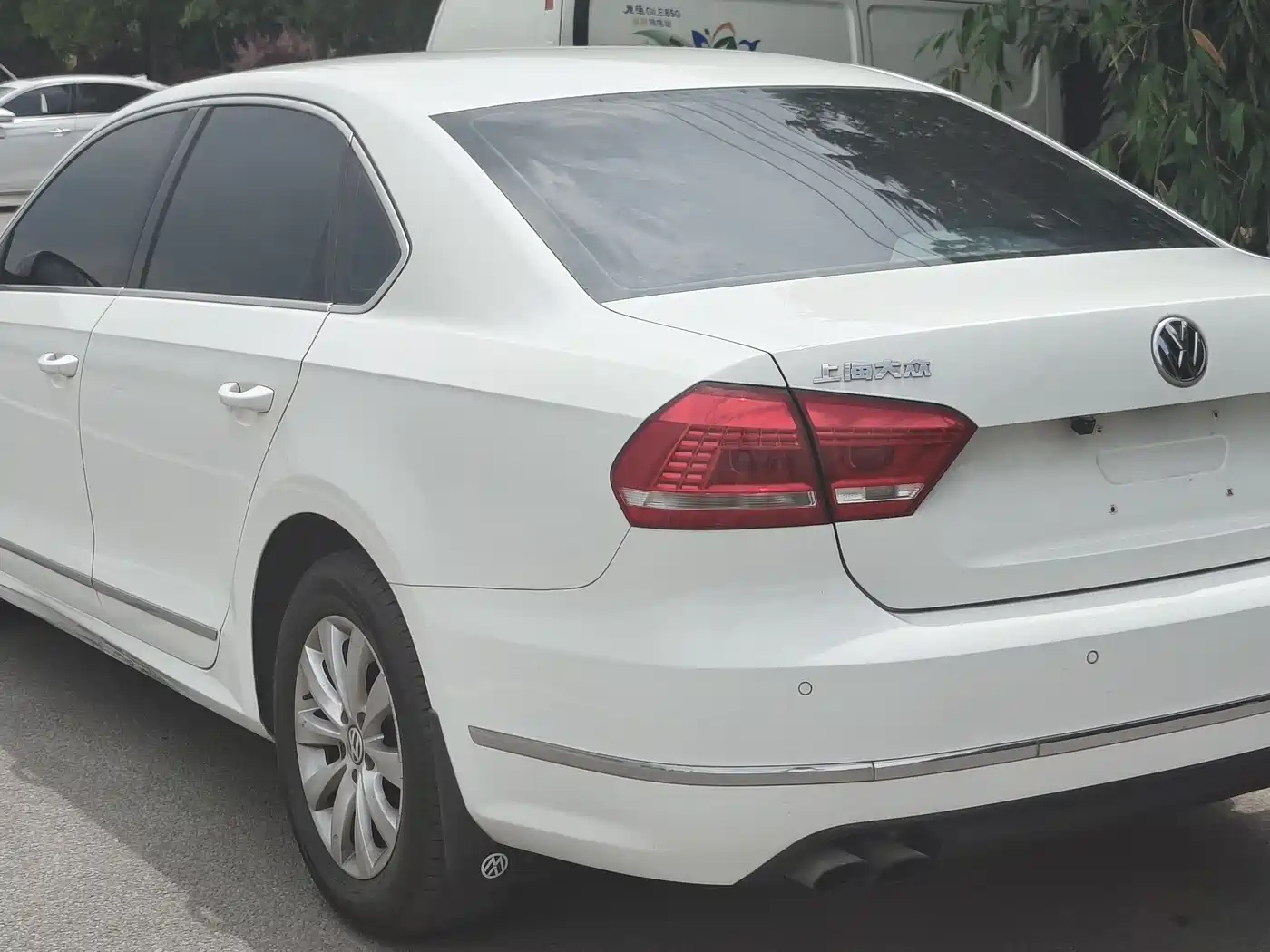 Volkswagen Passat 2015 1.8TSI DSG Honor Edition фото 9