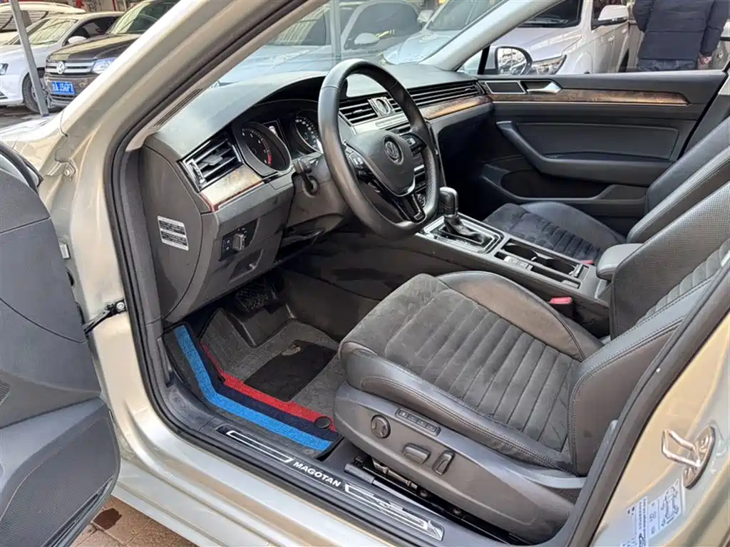 Volkswagen Magotan 2017 330TSI DSG Luxury фото 9