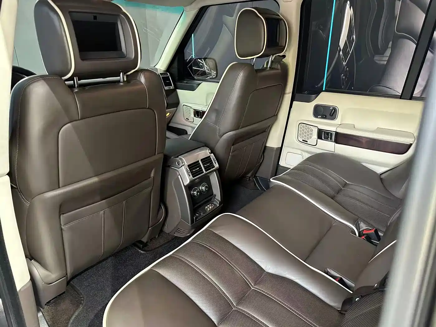Land Rover Range Rover 2011 5.0 SC V8 фото 10