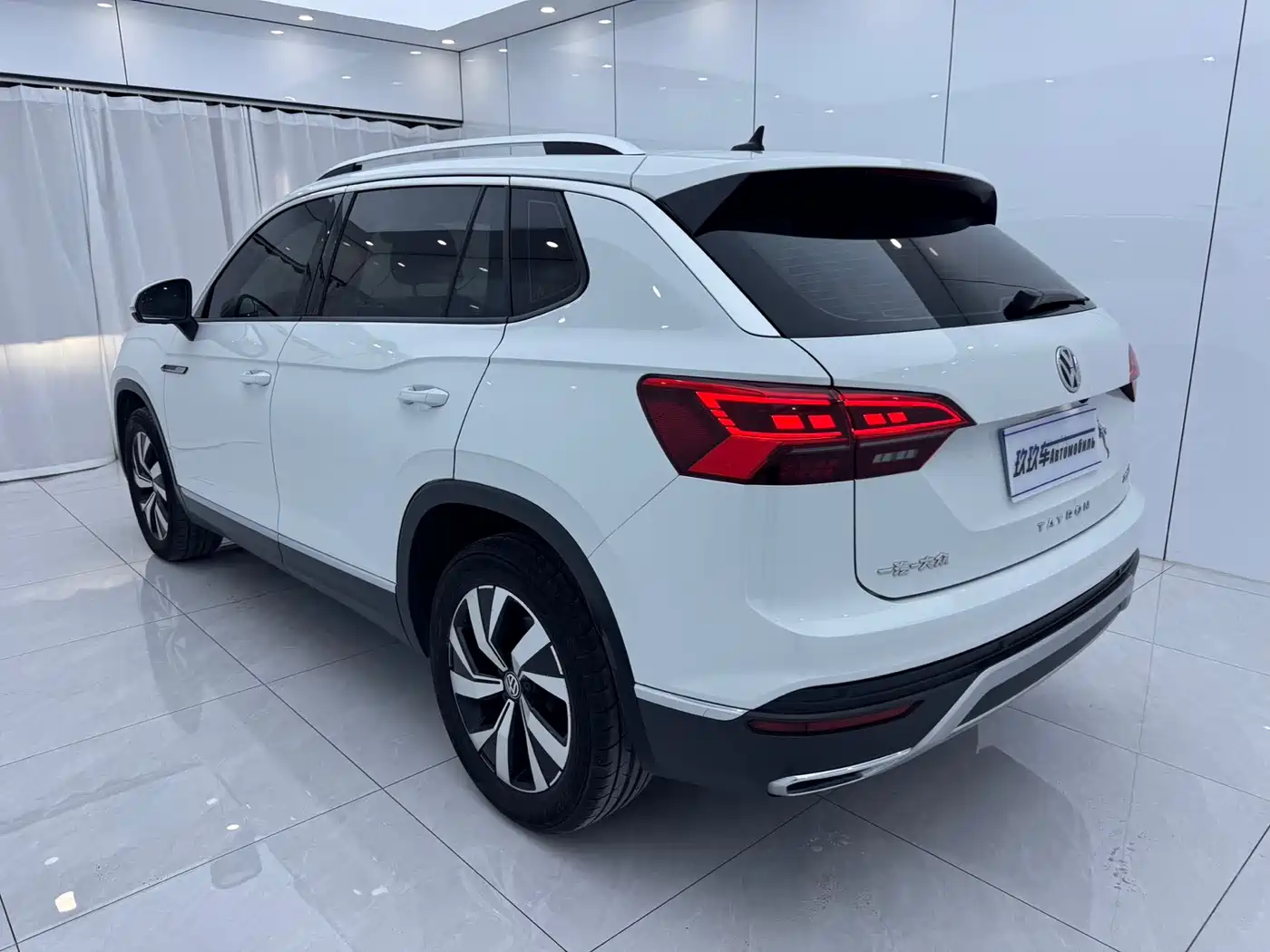 Volkswagen Tayron 2022 280TSI 2WD Luxury Smart Connect Edition фото 6