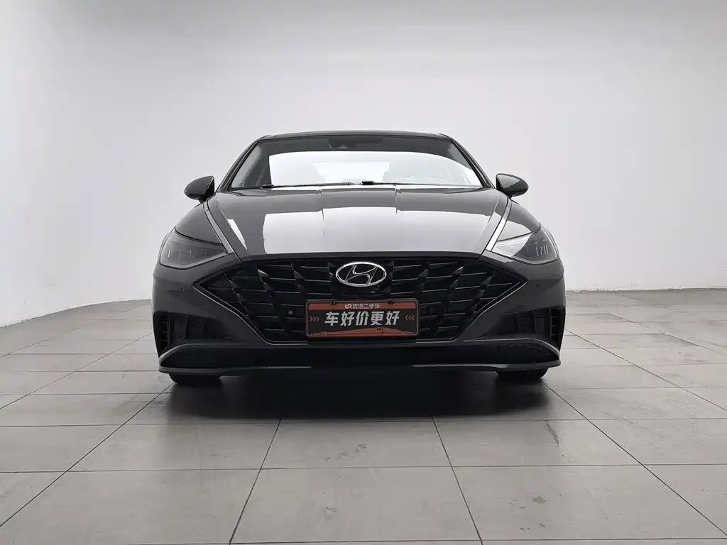 صورة 3 - Hyundai Sonata