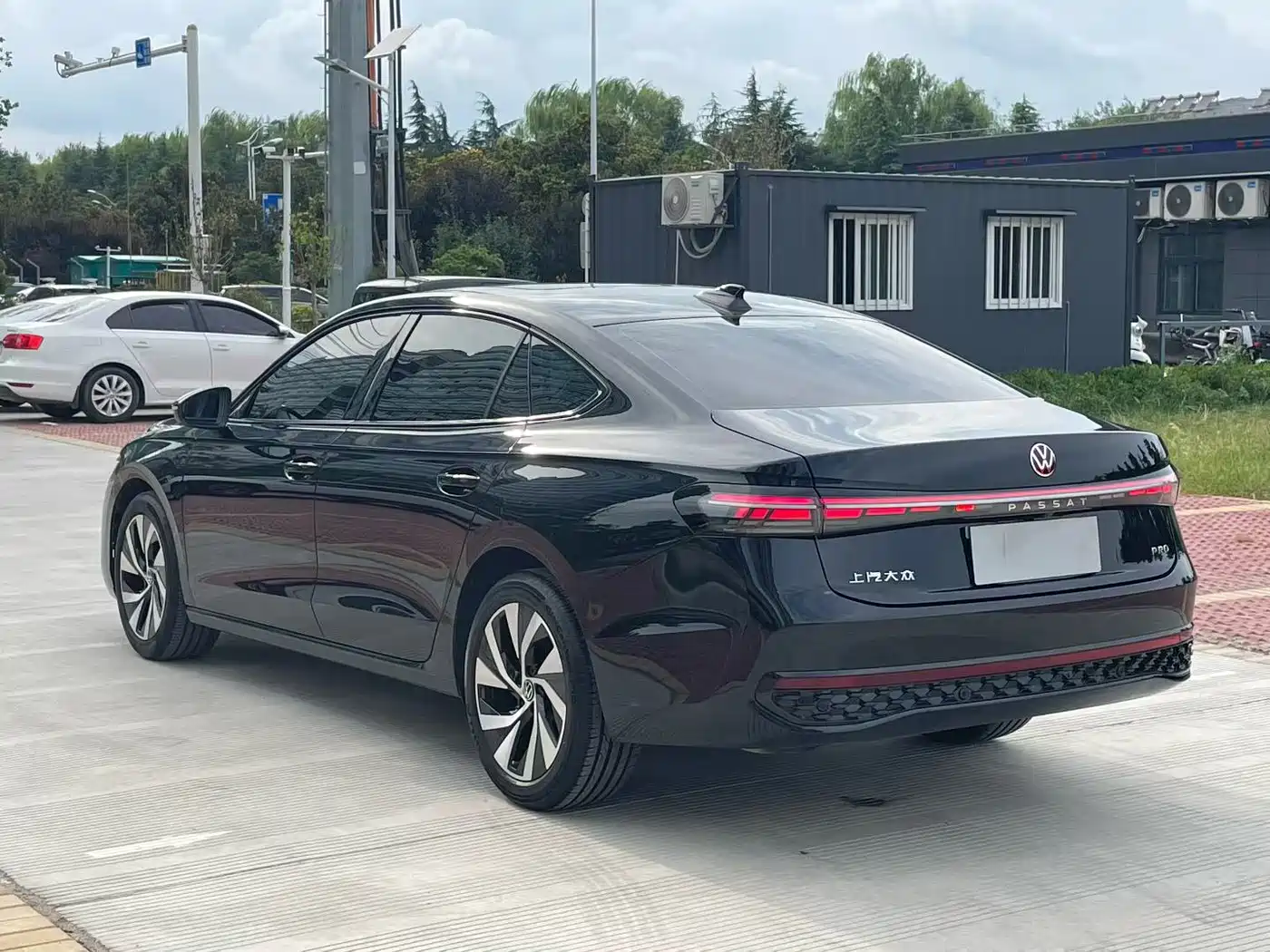Фото 7 - Volkswagen Passat