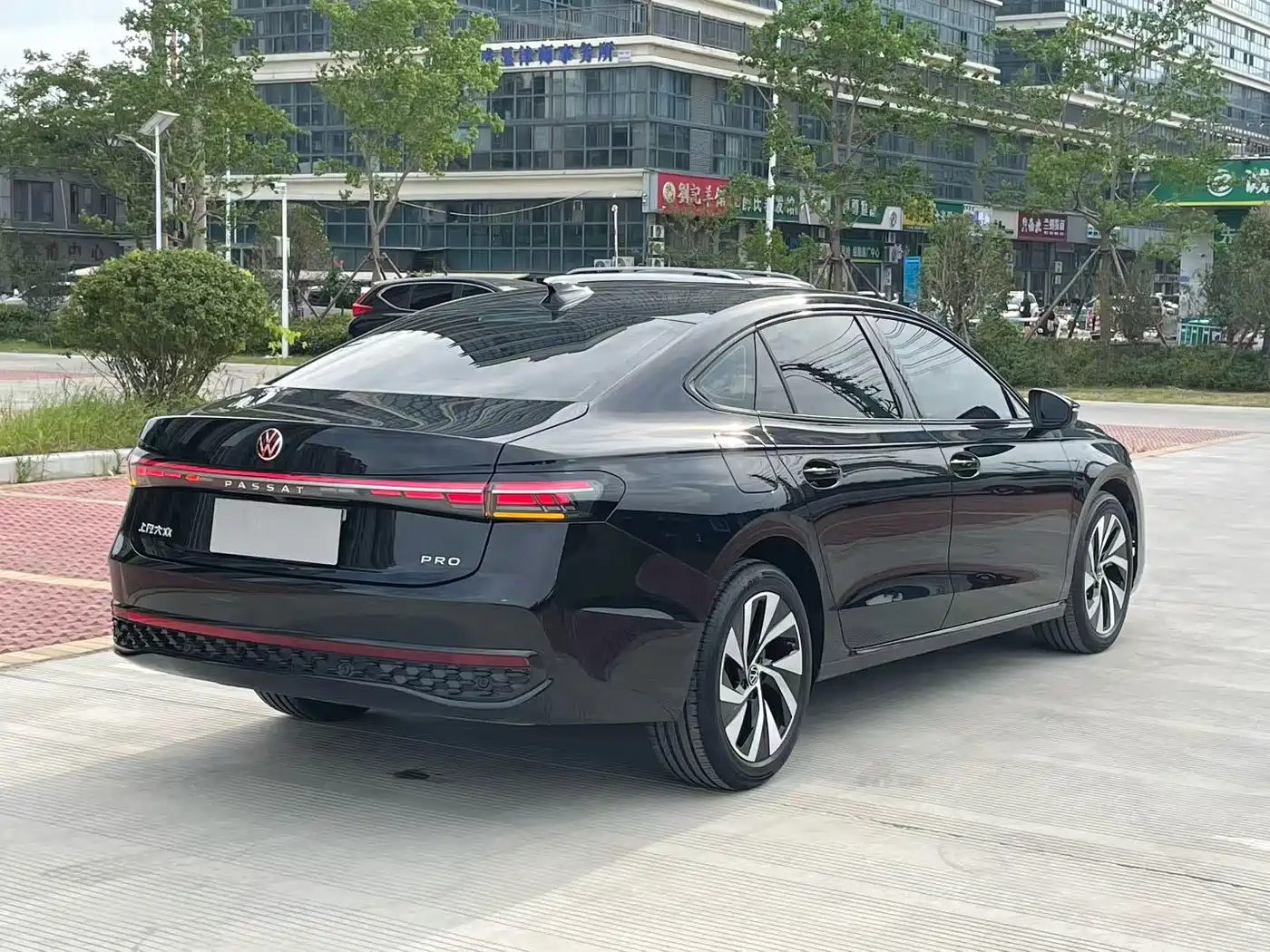 Фото 9 - Volkswagen Passat