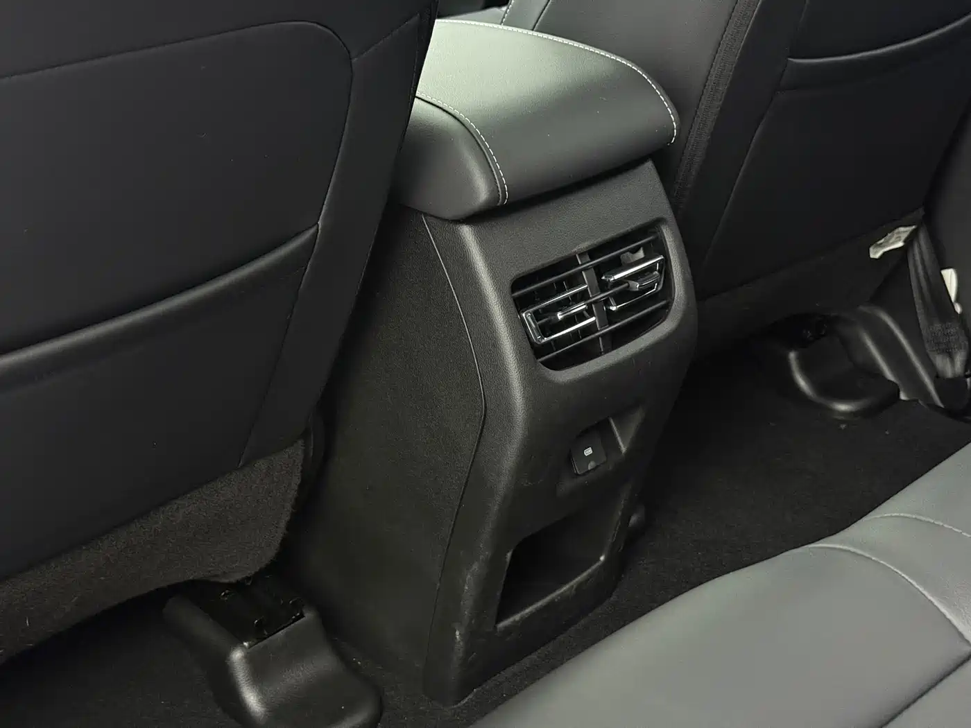 Haval M6 2021 PLUS 1.5T DCT Luxury Smart Connect фото 15