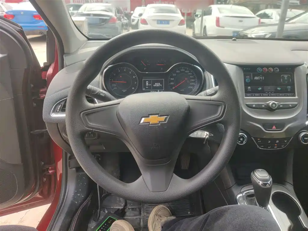 Chevrolet Cruze 2018 320 Automatic Pioneer Sunroof Edition фото 11
