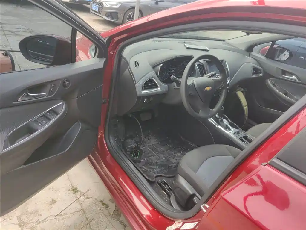 Chevrolet Cruze 2018 320 Automatic Pioneer Sunroof Edition фото 16