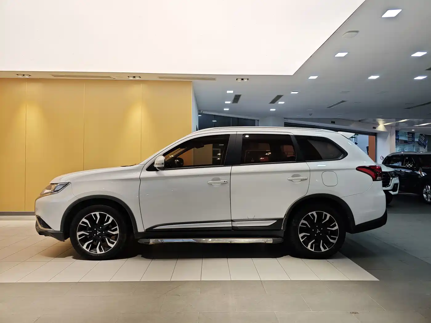 Mitsubishi Outlander 2019 2.0L 2WD Enjoy 5-Seater China VI фото 7