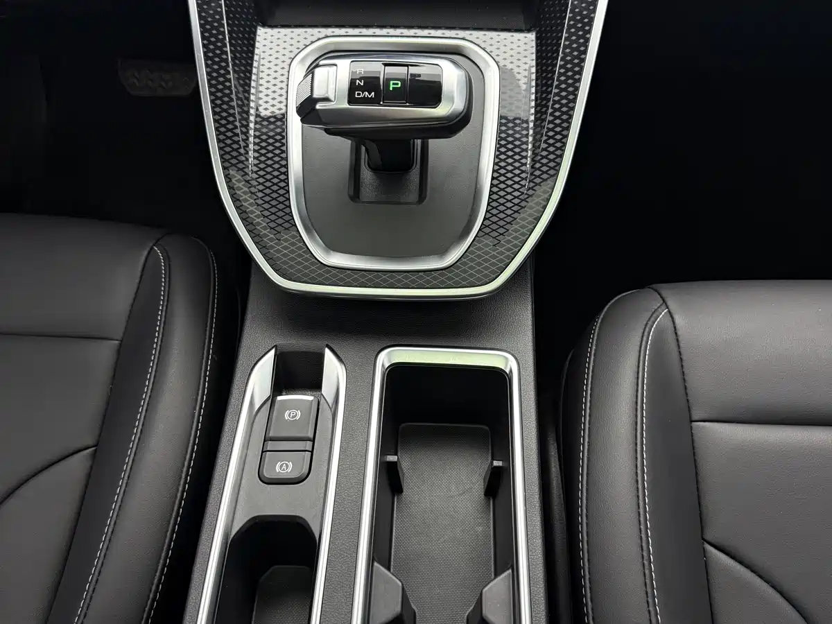 Haval M6 2021 PLUS 1.5T DCT Luxury Smart Connect фото 10