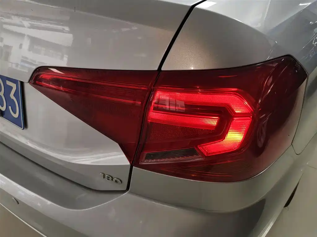 Volkswagen Jetta 2017 1.5L Automatic Fashion фото 24