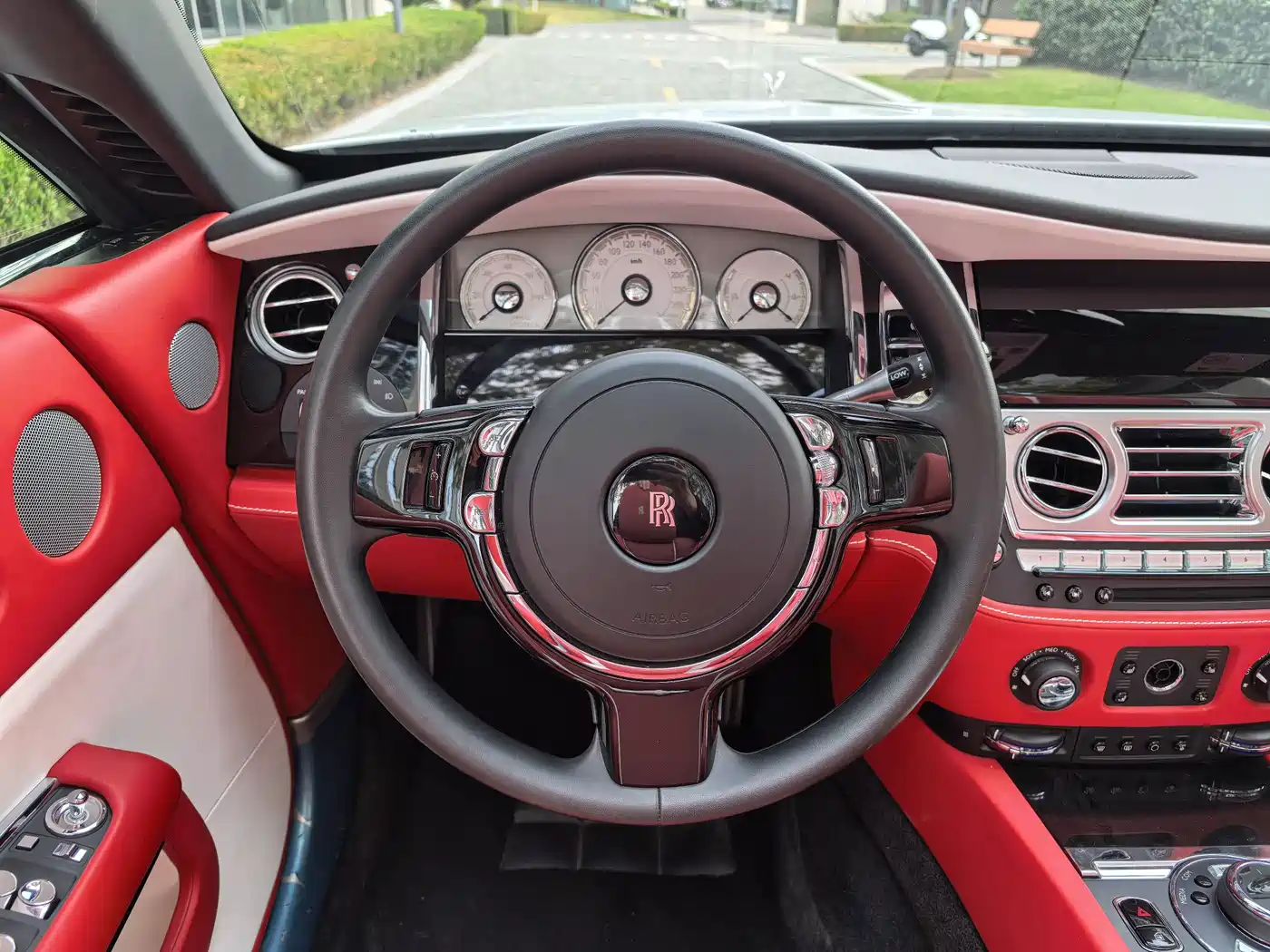 Rolls-Royce Dawn 2021 2018 6.6T Standard