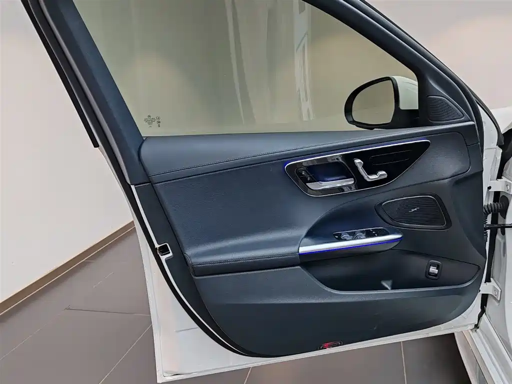 Mercedes-Benz C-Class 2024 Facelift III C 260 L Sport фото 9