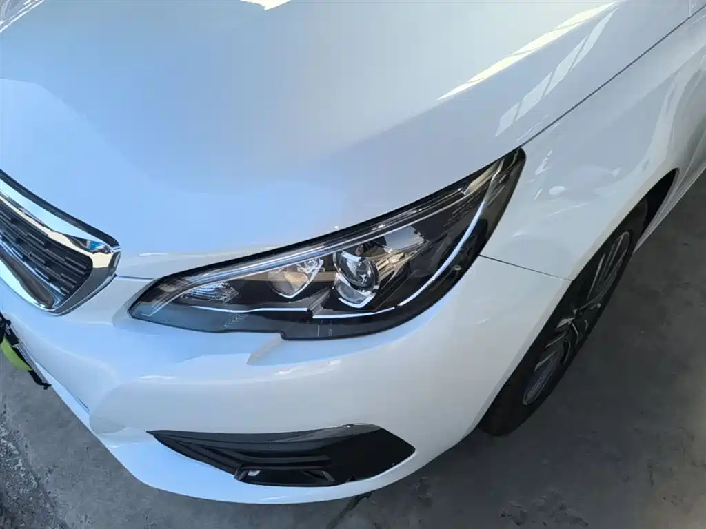 Peugeot 308 2016 1.6L Automatic Luxury фото 24