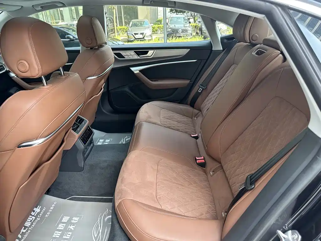 Audi A7L 2025 2025 Model Year 45 TFSI quattro Premium