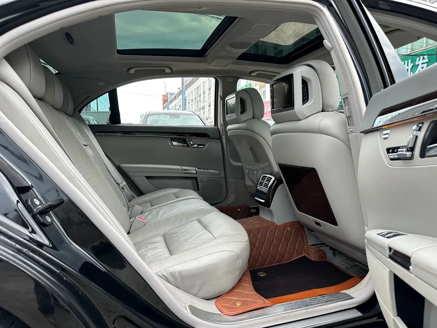 Mercedes-Benz S-Class 2012 S 350 L Grand Edition фото 17