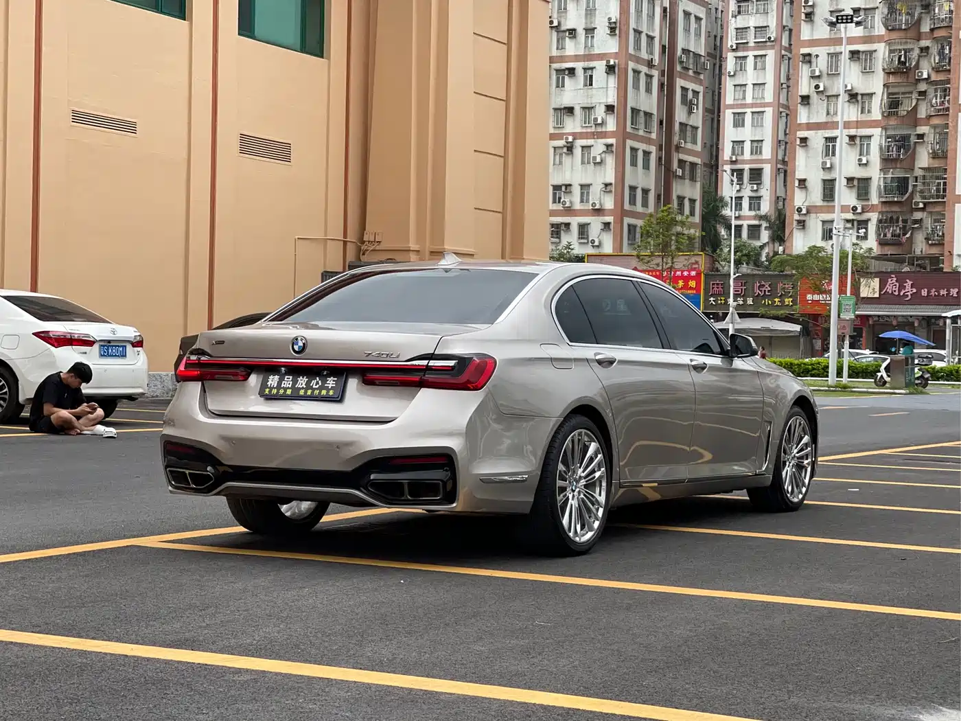 BMW 7 Series 2013 Model 740Li Luxury фото 6