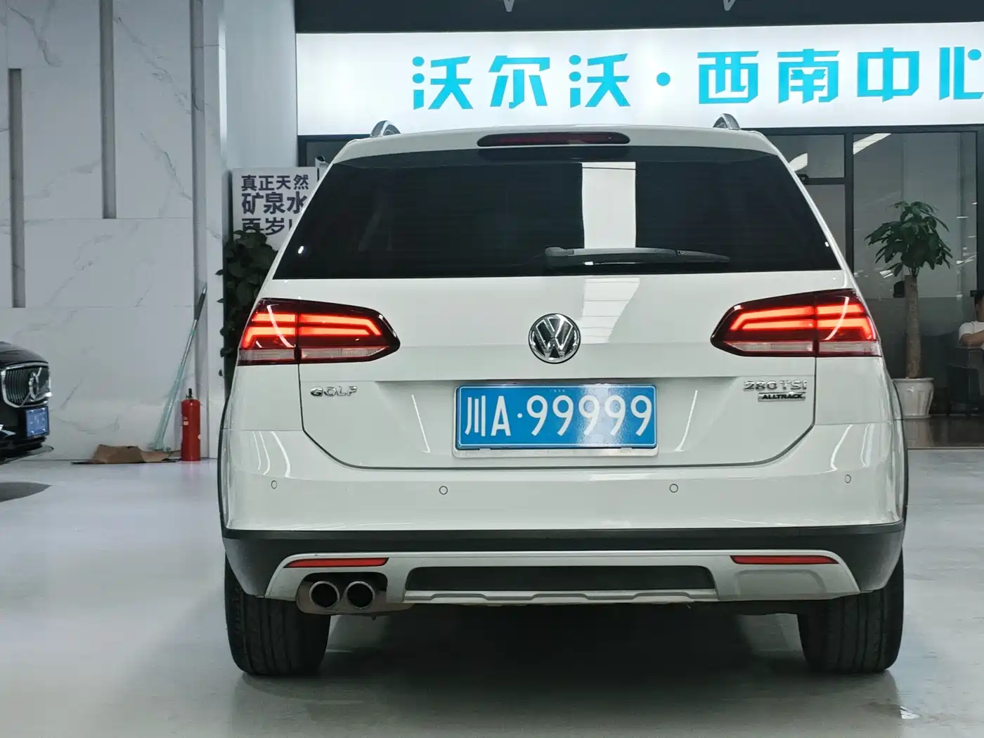 Volkswagen Golf (Import) 2019 1.8TSI Wagon фото 5