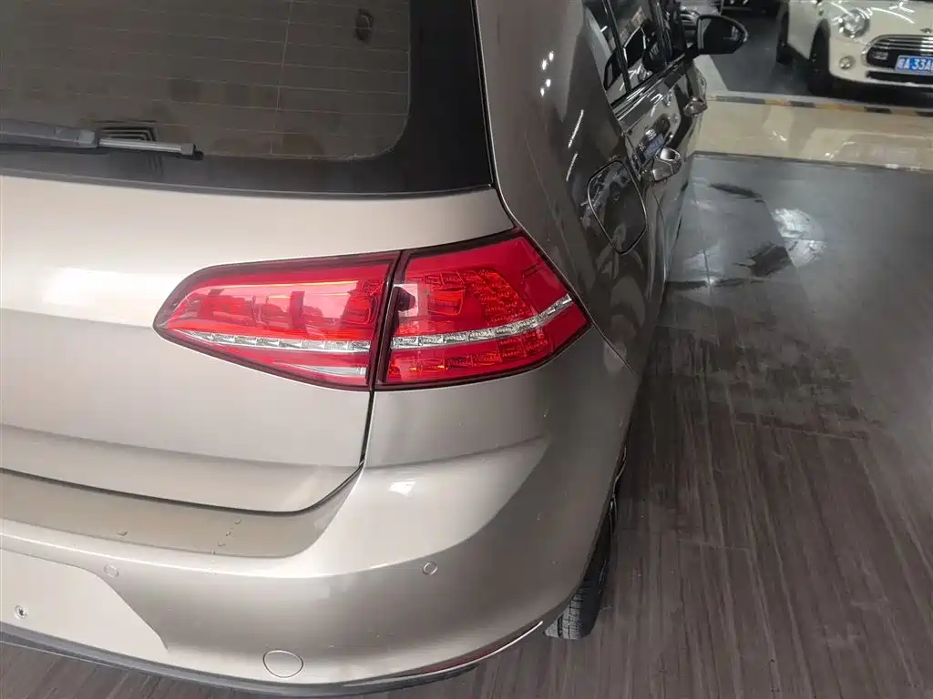 Volkswagen Golf 2016 230TSI Automatic Comfort фото 8
