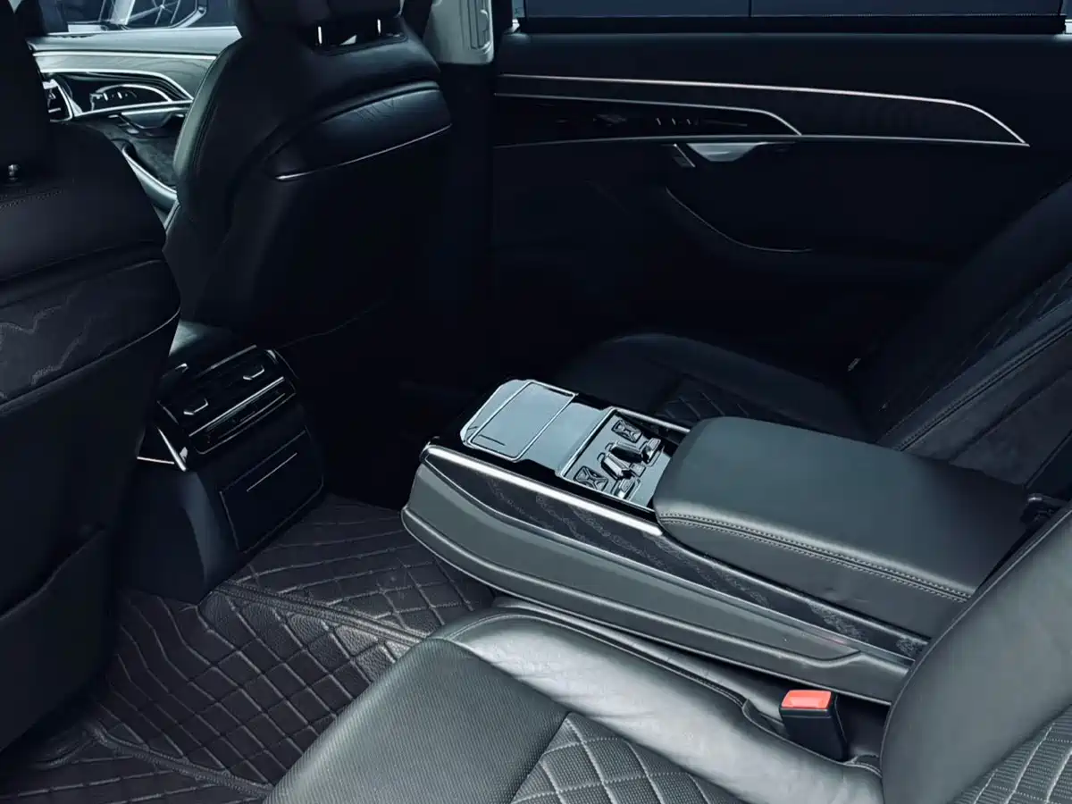 Audi A8 2022 A8L 50 TFSI quattro Comfort Collector's Edition фото 3