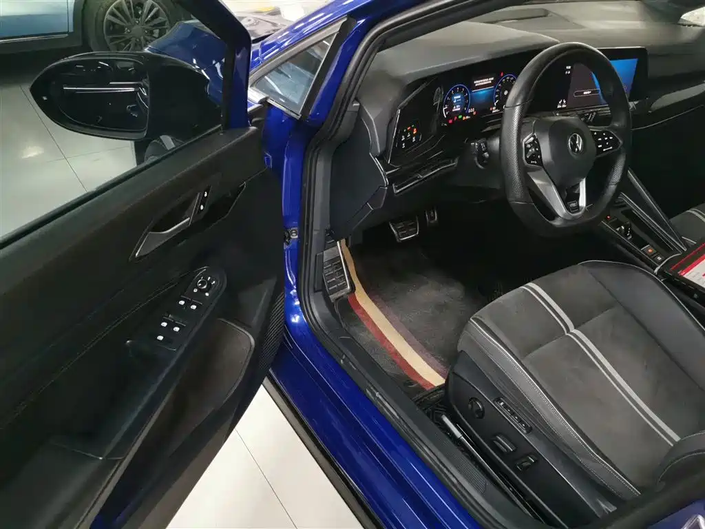 Volkswagen Golf 2021 280TSI DSG R-Line фото 12