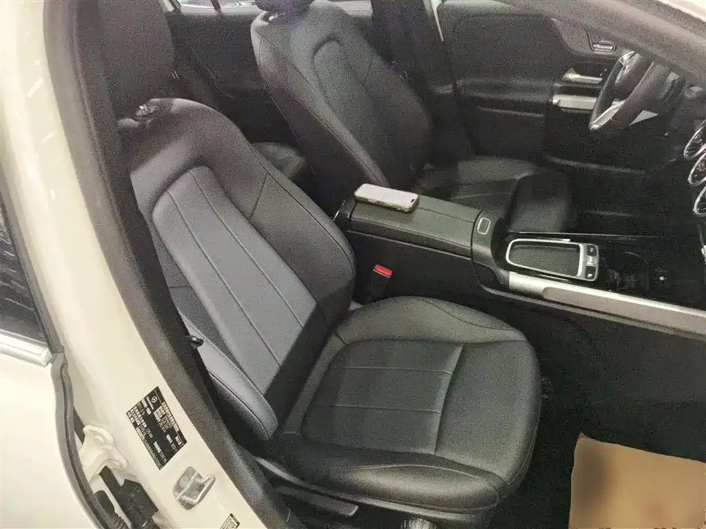 Mercedes-Benz GLB 2024 GLB 200 Dynamic фото 20