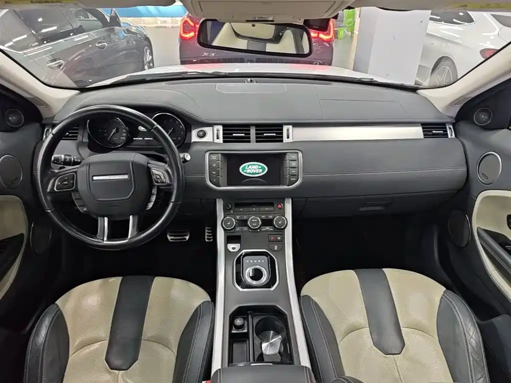 Land Rover Range Rover Evoque 2015 2.0T 5-Door Dynamic Edition фото 10