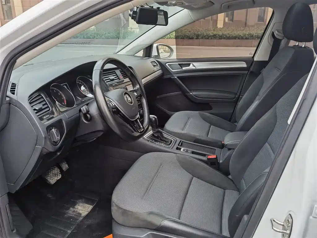 Volkswagen Golf 2018 230TSI Automatic Comfort фото 15