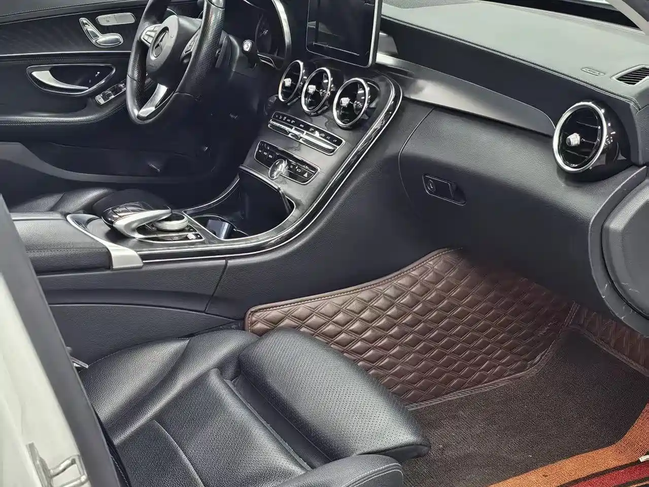 Mercedes-Benz C-Class 2017 Facelift C 200 L Sport Edition фото 7