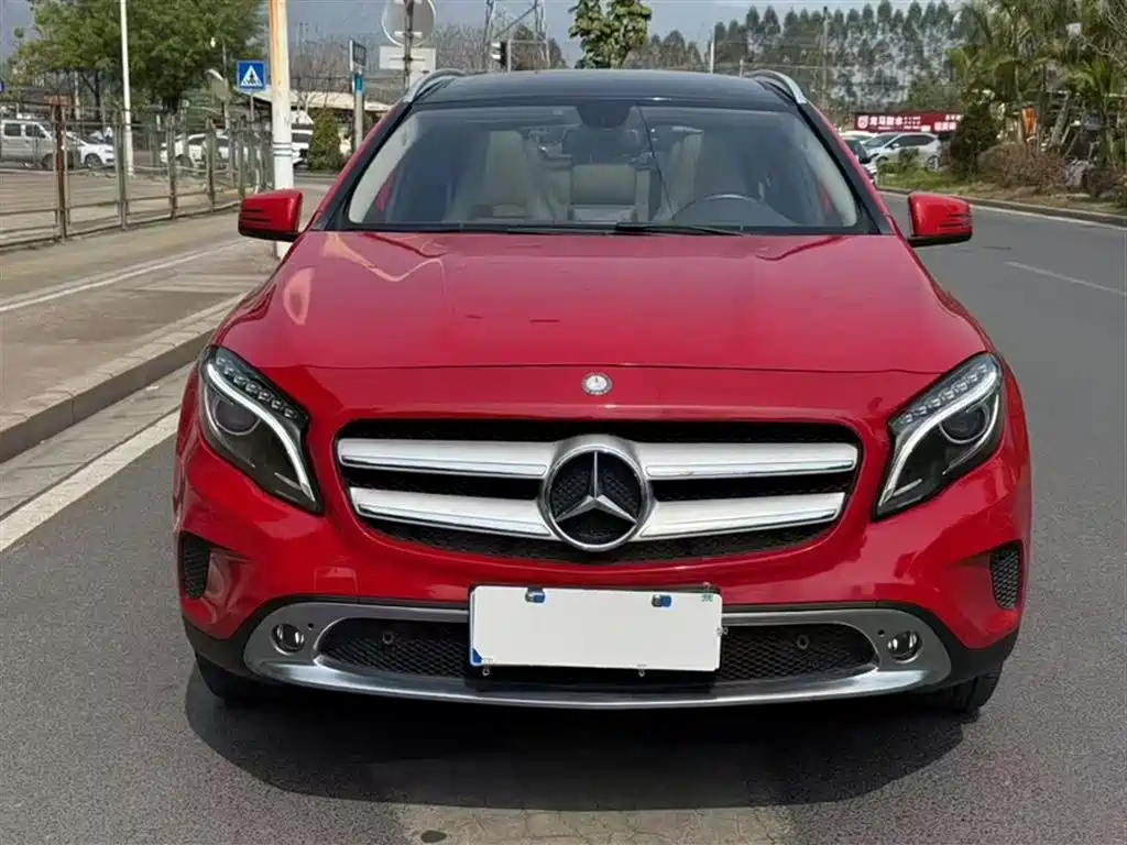 Mercedes-Benz GLA 2015 GLA 220 4MATIC Fashion Edition фото 25