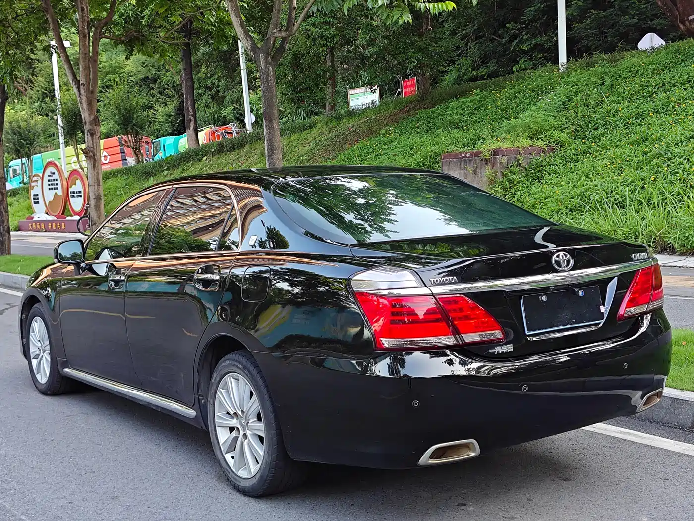 Toyota Crown 2012 2.5L Royal Leather Edition фото 14