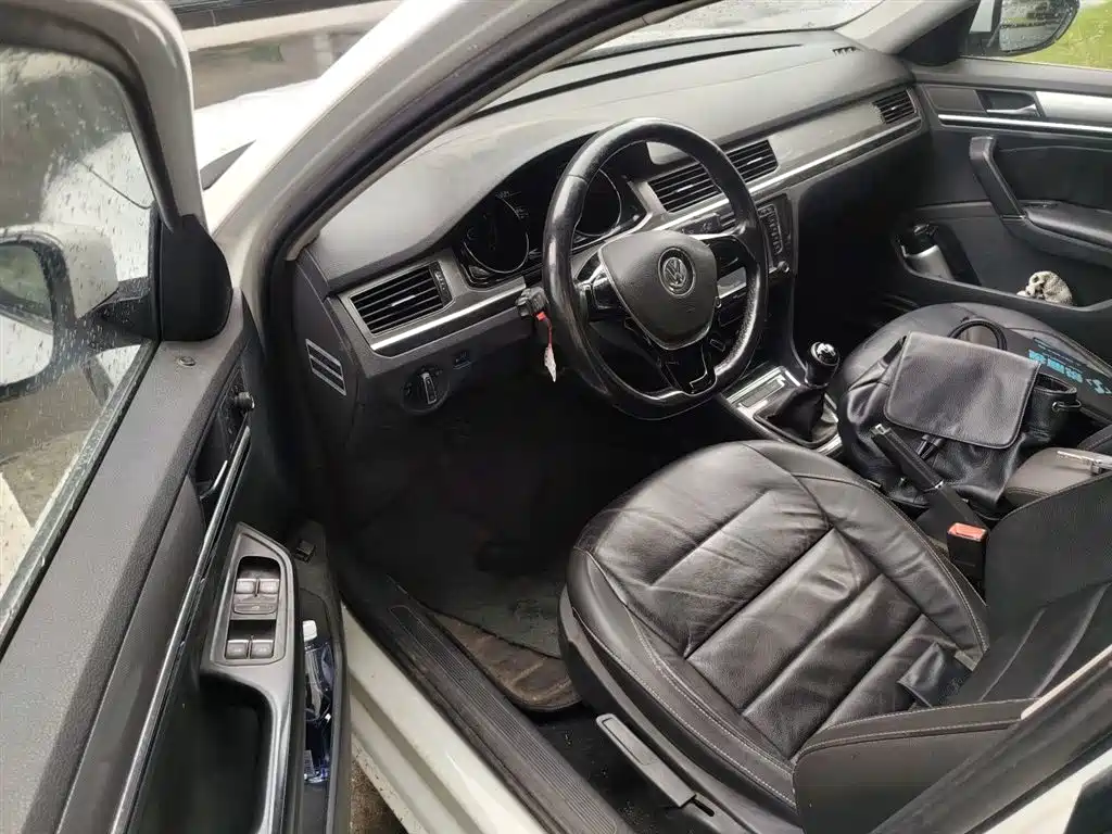 Volkswagen Bora 2016 Model 1.6L Manual Comfort фото 13