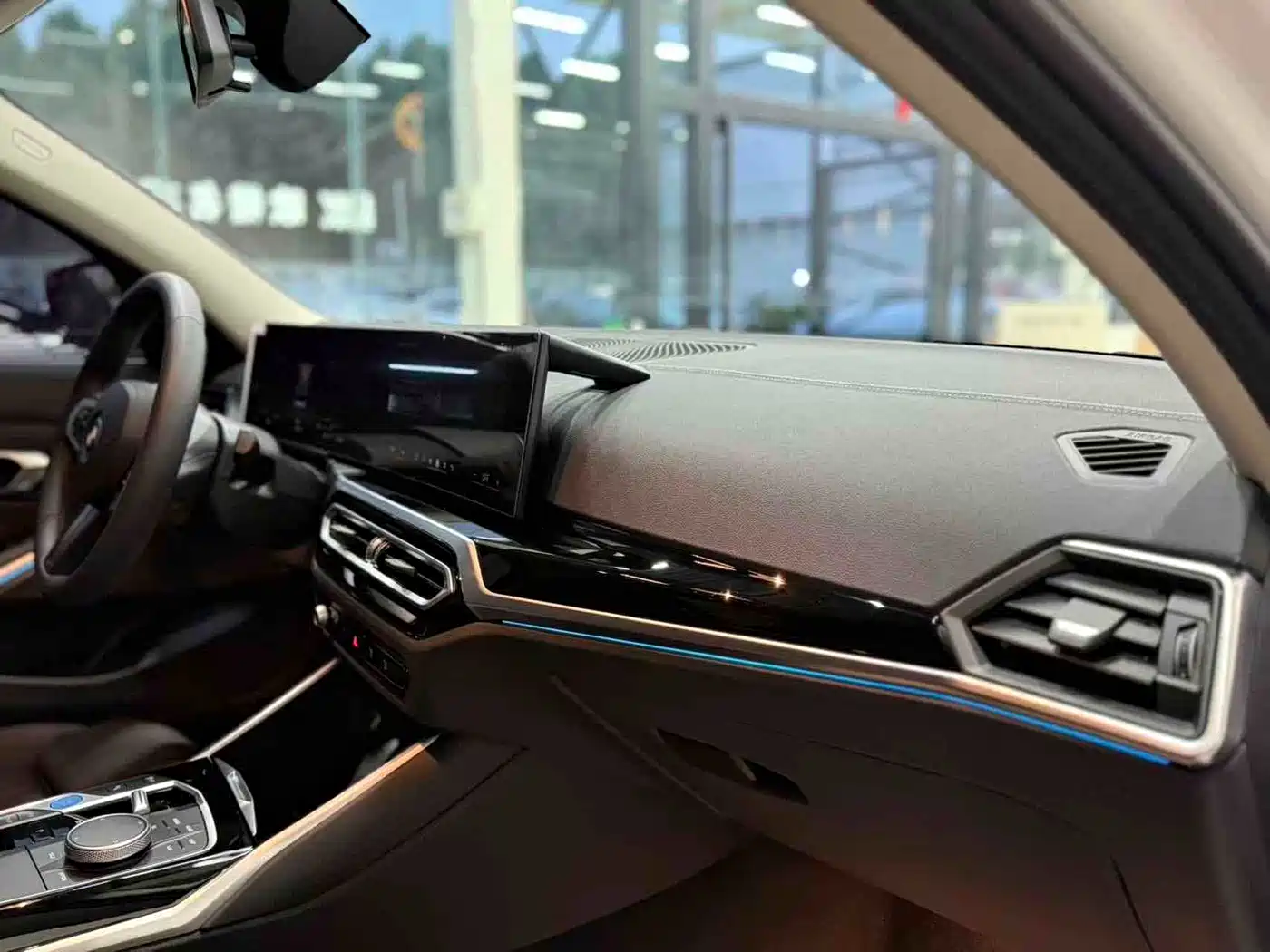 BMW i3 2024 eDrive 35 L фото 11