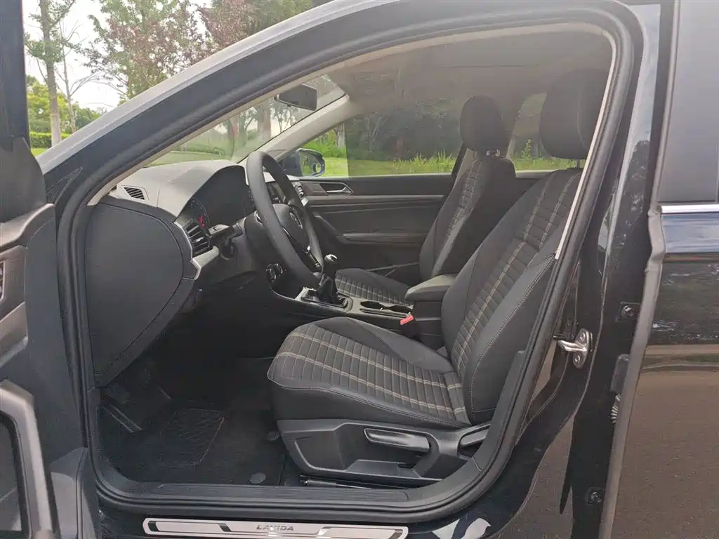 Volkswagen Lavida 2019 1.5L Manual Comfort Edition China VI фото 11