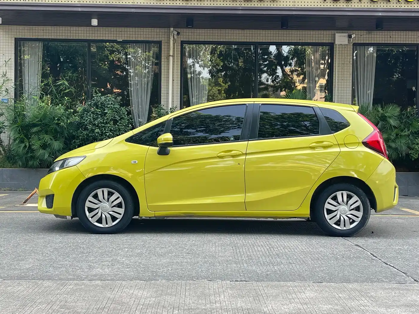Фото 9 - Honda Fit