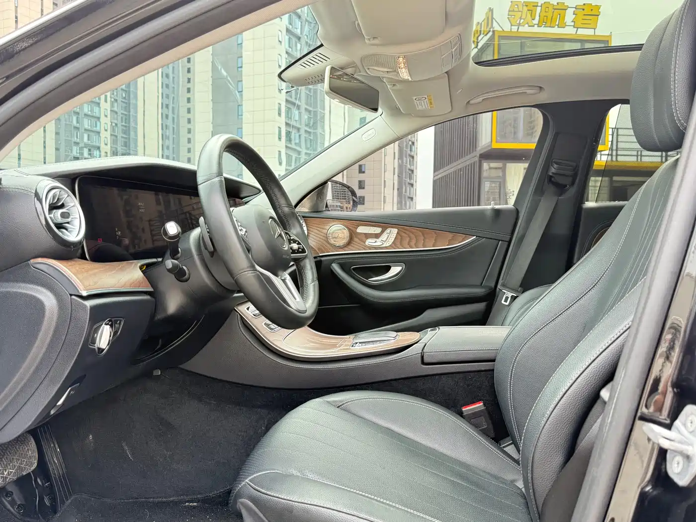 Mercedes-Benz E-Class 2019 E 300 L Luxury фото 4