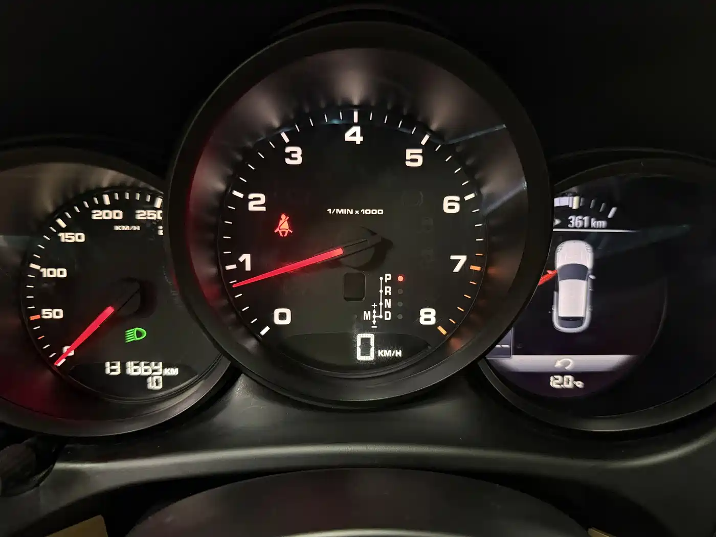 Porsche Macan 2016 Macan 2.0T фото 12