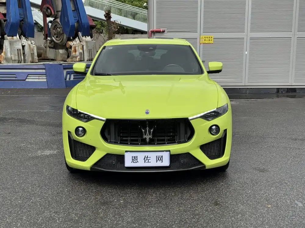 Фото 2 - Maserati Levante