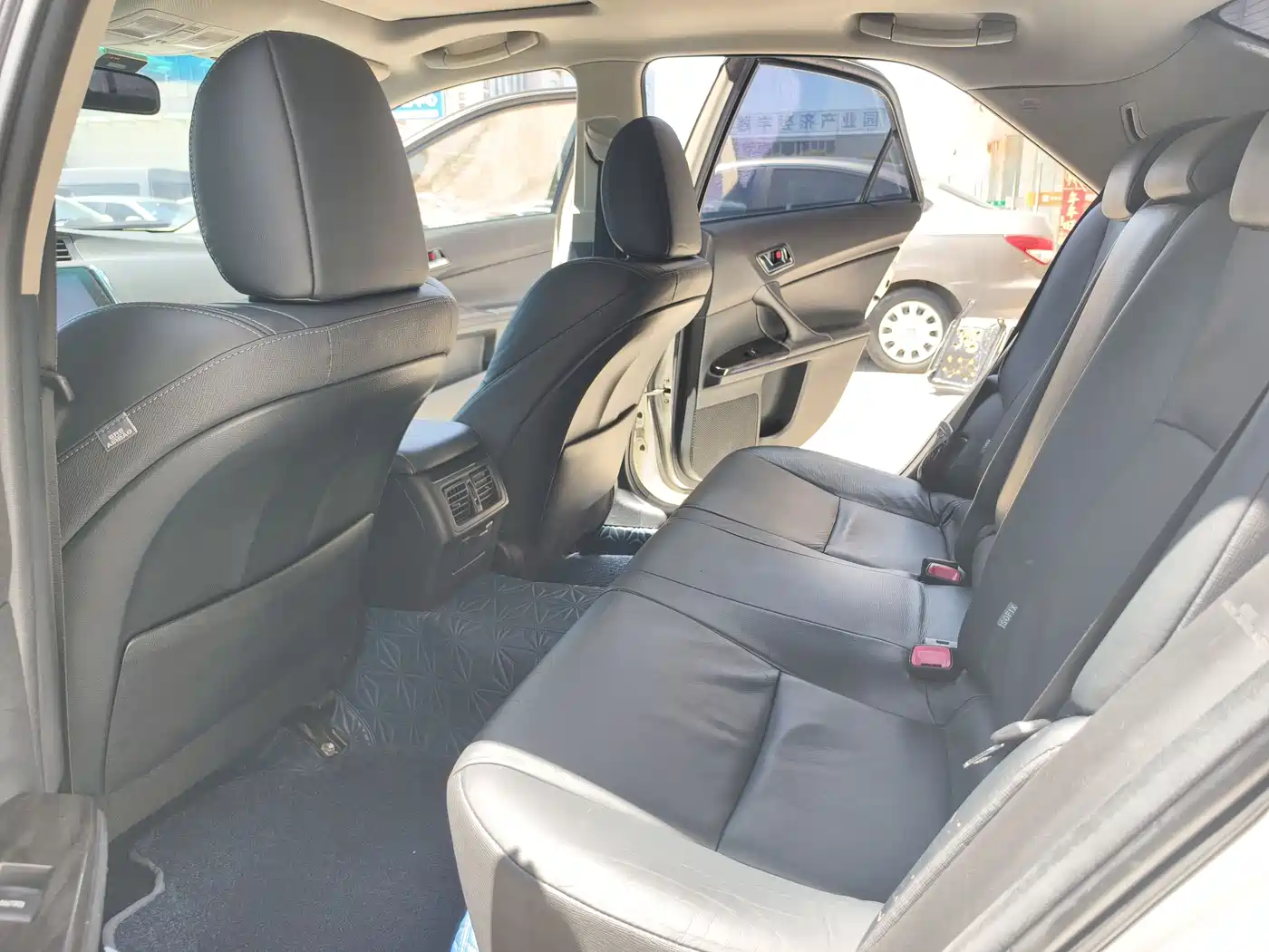 Toyota Reiz 2012 2.5V Grace Elite Styling Edition фото 7