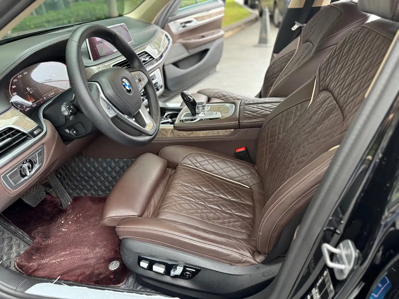 BMW 7 Series 2021 Model 740Li Leading Luxury Package фото 4