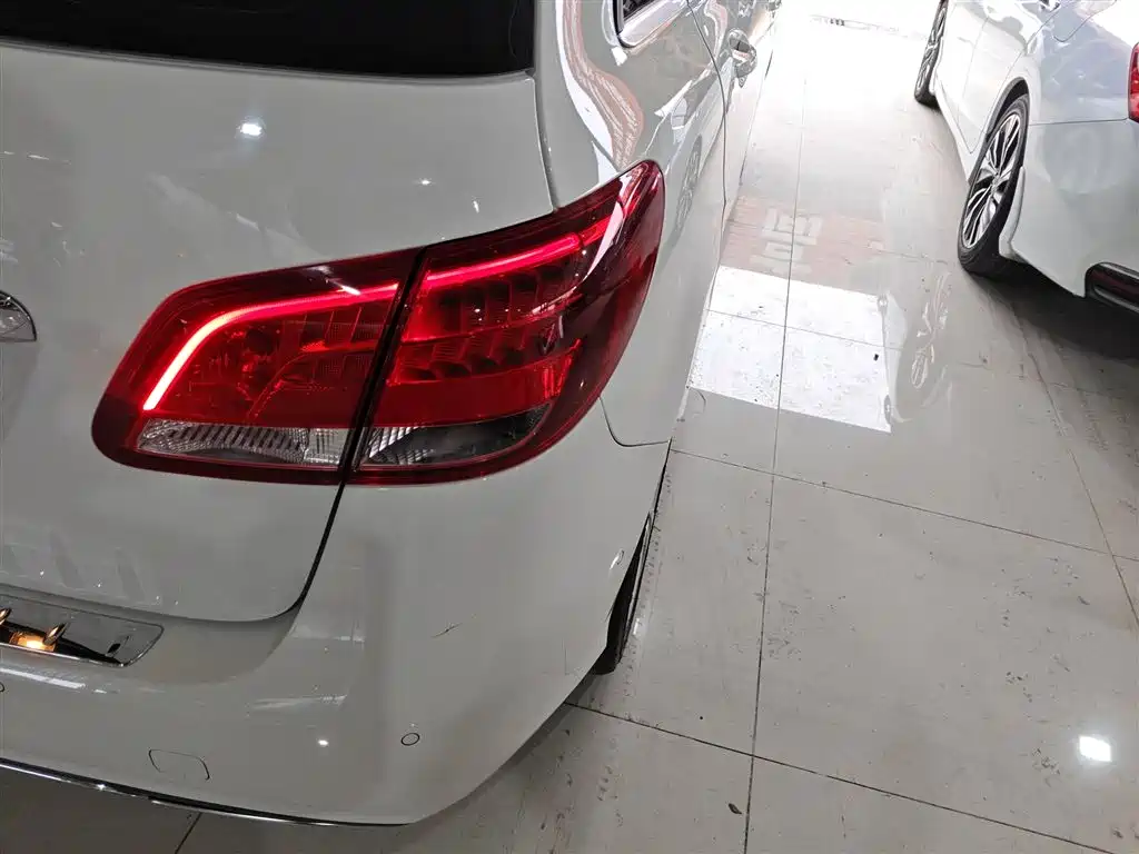 Mercedes-Benz B-Class 2018 B 200 Sport фото 23