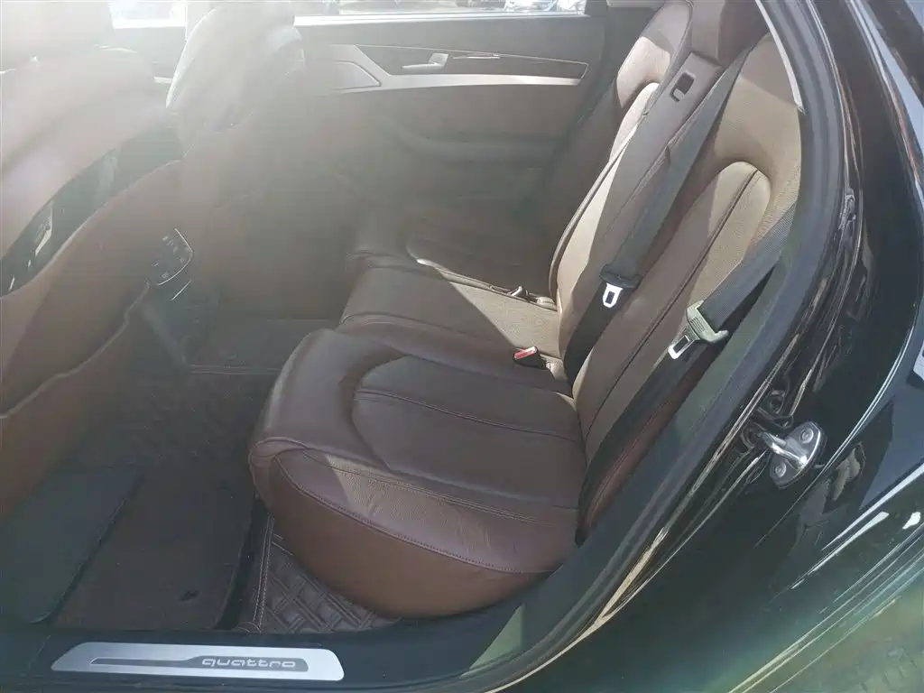 Audi A8 2014 A8L 45 TFSI quattro Comfort фото 17