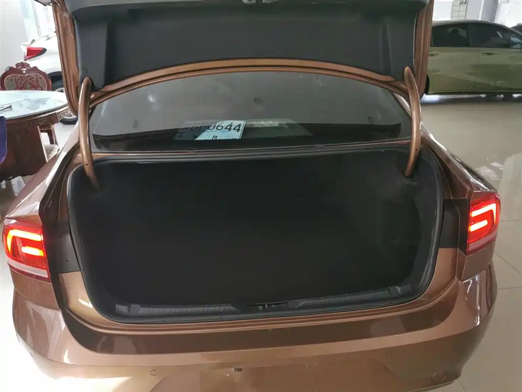 Volkswagen Lamando 2015 280TSI DSG Comfort фото 15