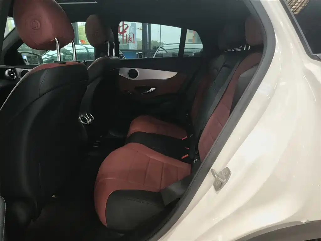 Mercedes-Benz GLC Coupe 2019 Facelift GLC 200 4MATIC Coupe SUV фото 13