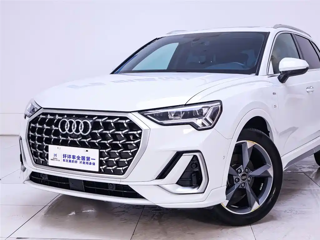 Audi Q3 2024 35 TFSI Fashion Sport фото 3