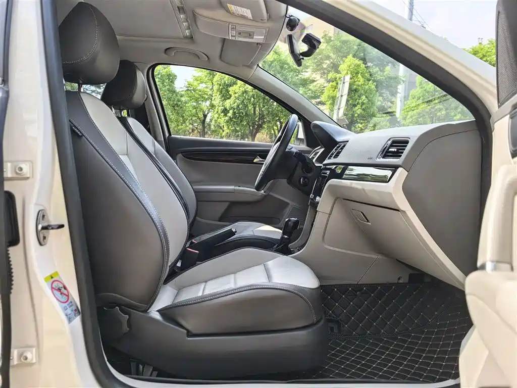 Volkswagen Lavida Tour 2013 1.4TSI Automatic Comfort фото 11