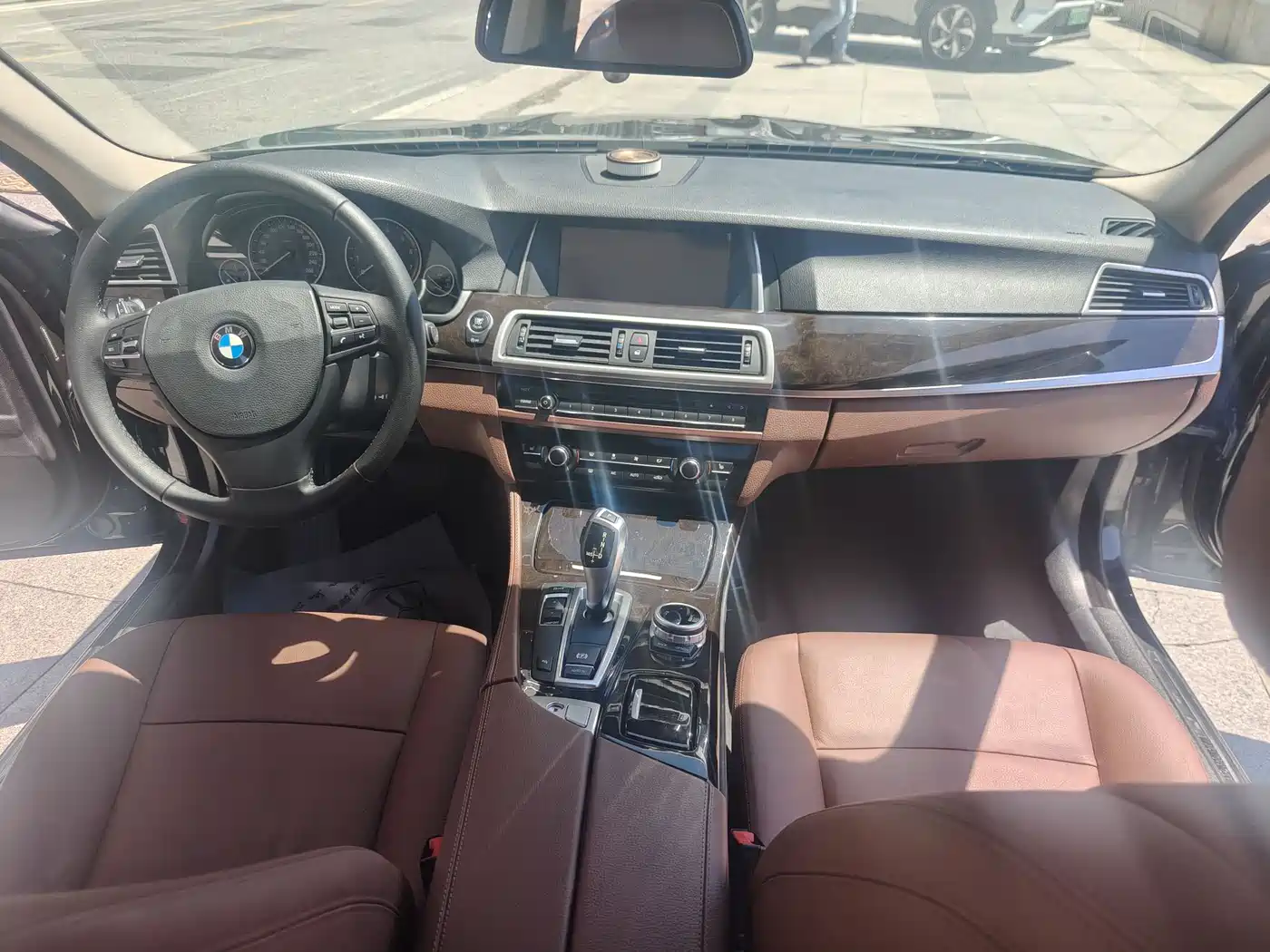 BMW 5 Series 2014 525Li Leading фото 9