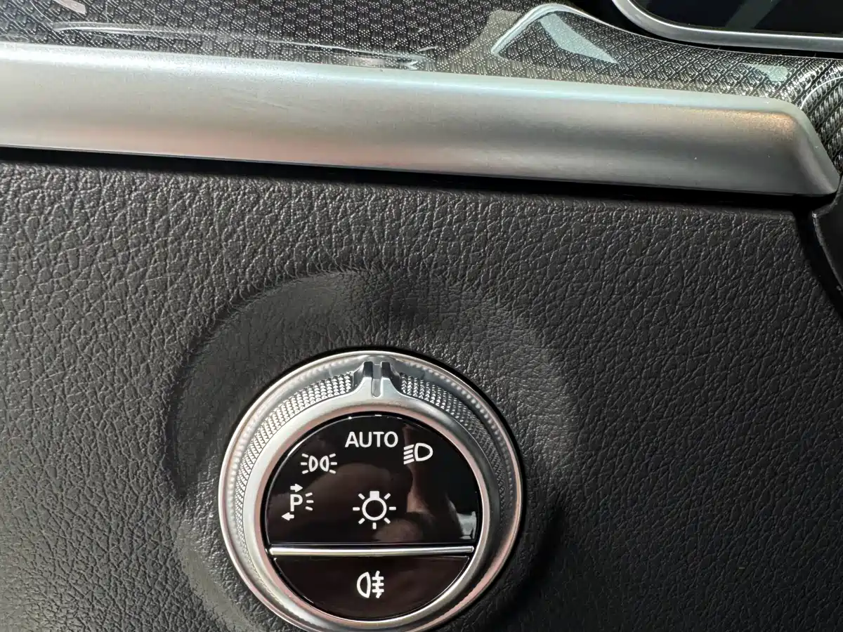 Mercedes-Benz C-Class 2024 Facelift C 260 L Moonlight Sport фото 17